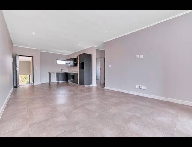 2 BEDROOM APARTMENT FOR SALE IN BRYANSTON